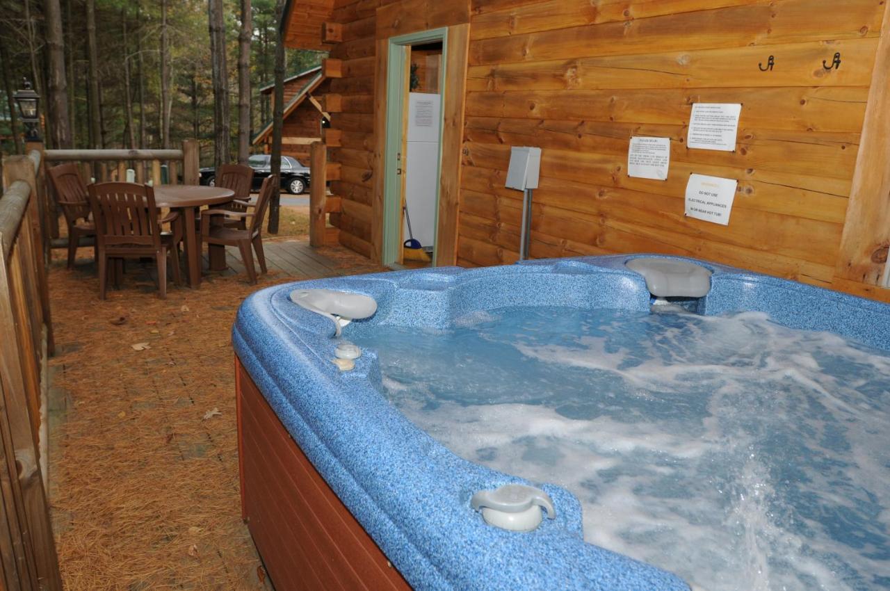 The Cabins At Pine Haven - Beckley Beaver Kültér fotó