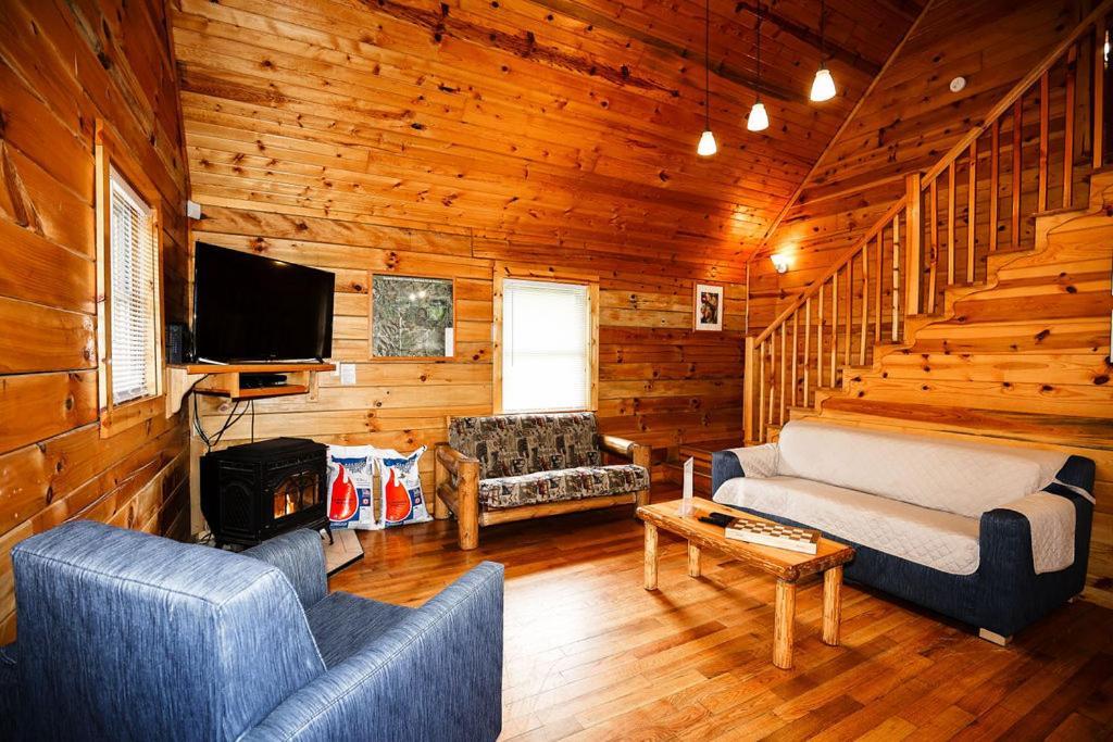 The Cabins At Pine Haven - Beckley Beaver Kültér fotó